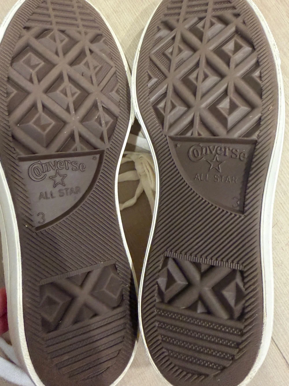 Converse Kids Low-Top Sneakers in Pale Pink and White